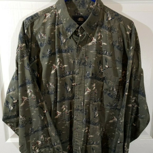 NR Outfitters Other - NR Outfitters XL Duck Hunting Labrador Shirt